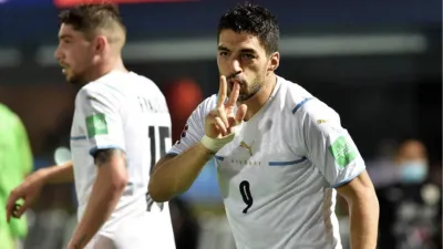 Uruguay venció a Paraguay a domicilio y acrecentó su ilusión de ir al Mundial