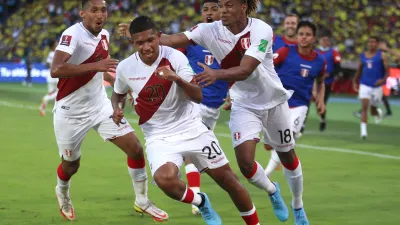Eliminatorias: Perú derrotó a Colombia y se metió en zona de clasificación directa