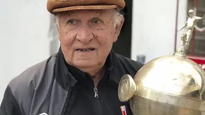 Murió el “Bocha” Flores, uno de los “Héroes de Old Trafford” de Estudiantes de La Plata