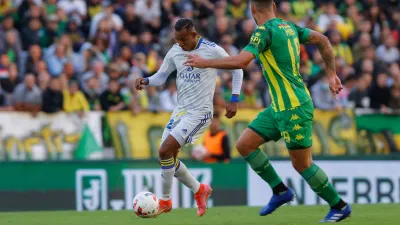 Con dos goles de Sebastián Villa, Boca derrotó a Aldosivi y festejó por primera vez