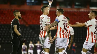 Unión de Santa Fe venció por penales a Sportivo Las Parejas y avanzó en la Copa Argentina