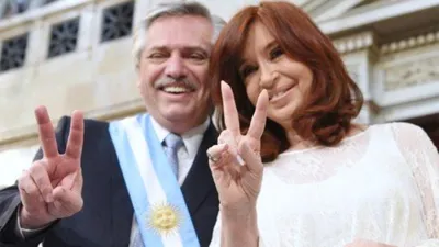Alberto Fernández y Cristina Fernández durante el acto de asunción del Gobierno Nacional.