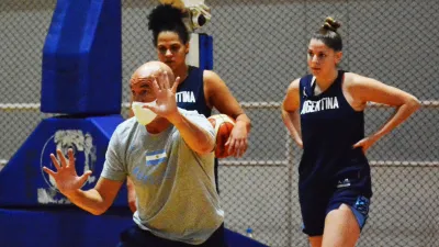 Básquet: dos entrerrianas siguen en carrera rumbo al Premundial U18
