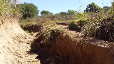 Reclaman por el estado del camino de ingreso a Montoya