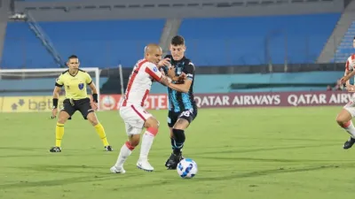 Racing venció sobre la hora a River de Uruguay y tuvo un feliz debut en la Sudamericana