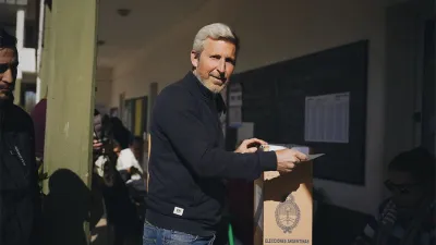 Rogelio Frigerio votó en la Escuela N° 1 “Gregoria Matorras de San Martín” de Villa Paranacito.