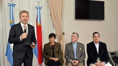 El gobernador Rogelio Frigerio extendió por decreto el congelamiento del componente provincial de la factura de la luz.