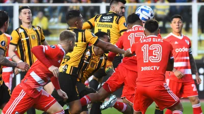 Copa Libertadores: River tropezó en La Paz con The Strongest en su debut por el Grupo D