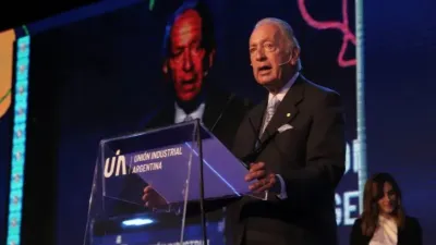 El titular de la UIA, Daniel Funes de Rioja, alertó que la Argentina no puede crecer "sin un modelo de desarrollo industrial".