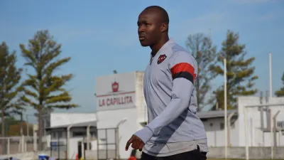 Patronato oficializó al colombiano Emerson Batalla como cuarto refuerzo