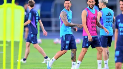 Fútbol: a la espera de Julián Álvarez, la selección argentina entrenó en Beijing