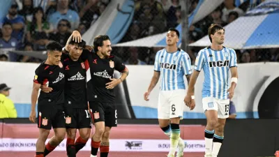 Fútbol: Estudiantes venció a Racing con un festival de goles y le dio una mano a Vélez