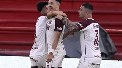 Con gol entrerriano, Lanús empató con Barracas Central y clasificó a la Copa Sudamericana