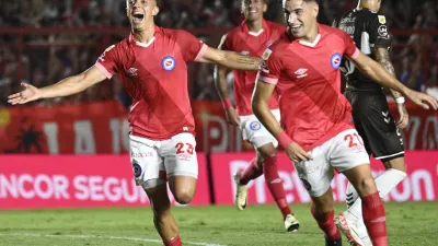 Fútbol: Argentinos Juniors venció a Platense y escaló a lo más alto de la Zona A