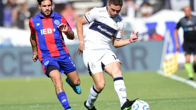 San Lorenzo se despertó en el complemento y venció a Gimnasia para seguir líder