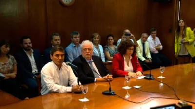 Autoridades de salud por caso confirmado de coronavirus