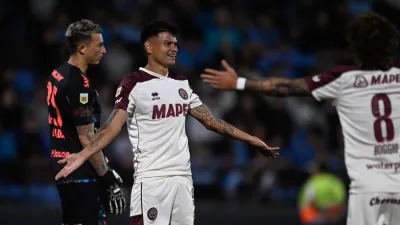 Con gol del entrerriano Walter Bou, Lanús derrotó a Belgrano y se acercó a la punta