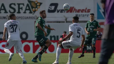 En Junín, Sarmiento derrotó a Deportivo Riestra con dos goles de penal de un exPatronato