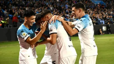 Racing goleó a Belgrano en Córdoba, pero no le alcanzó para seguir en carrera