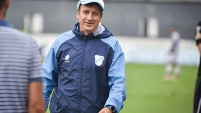 Tras su desprolija salida de Patronato, Perazzo dirigió su primera práctica en Temperley