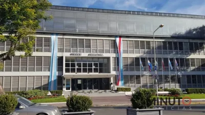 Agmer, Amet, UDA y ATE recurrirán a la Justicia para frenar la aplicación de la Ley de Emergencia Solidaria.