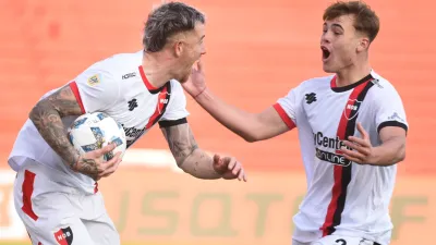 En el debut de Sebastián Méndez, Newell’s logró un agónico triunfo ante Barracas Central