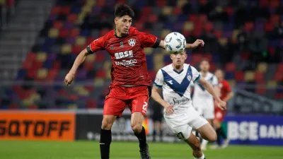 En Santiago del Estero, Vélez consiguió una nueva alegría por la Liga Profesional