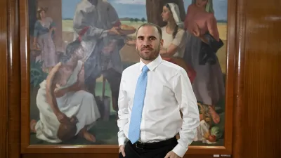 El ministro de Economía explicó los alcances y precisó los instrumentos estipulados en la ley que fue enviada ayer al Congreso para incentivar el ahorro y el financiamiento en pesos.