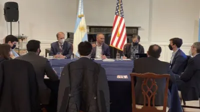 Guzmán se reunió en Nueva York con fondos que participaron del canje de deuda