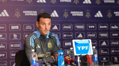 Scaloni avisó que “la 10 tiene dueño” y no adelantó quién portará la cinta de capitán