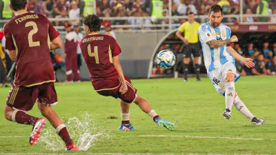 Lionel Messi: “La cancha no ayudó para hacer lo que nosotros queremos hacer”