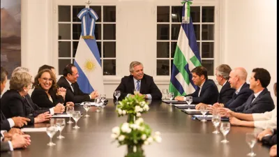 firma de préstamos CAF-Banco de Desarrollo de América Latina