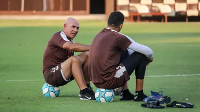 El “Chocho” Llop dejará de ser el DT de Platense el próximo domingo