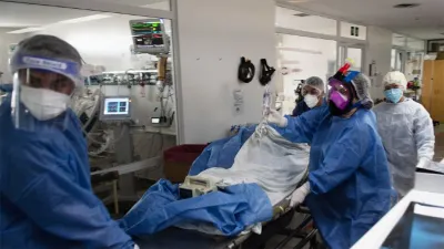Atravesamos una segunda ola con muchos más casos, esto hace que tengamos mayor ocupación en terapia intensiva.