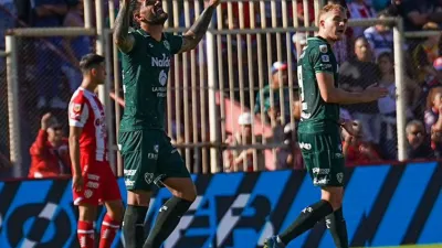 Con dos goles de Javier Toledo, Sarmiento de Junín hundió un poco más a Unión en Santa Fe