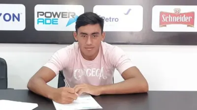 Fútbol: Juan Barinaga se sumó a los jóvenes con primer contrato en Patronato