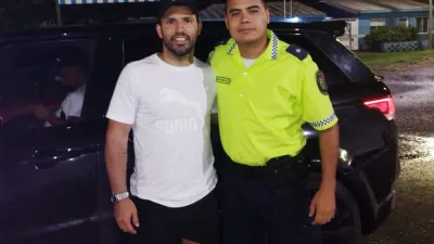 El “Kun” Agüero estuvo de paso por el Departamento La Paz