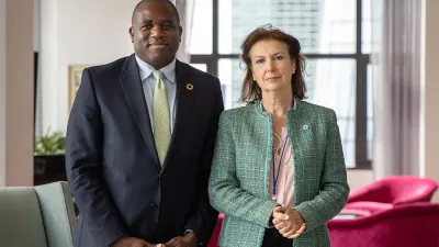 El secretario de Política Exterior británico, David Lammy, y la canciller argentina Diana Mondino, el pasado 24 de septiembre.