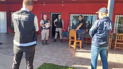 En total fueron seis los allanamientos realizados durante la jornada de miércoles vinculados con lavado de activos. En los mismos se secuestró documentación de relevancia para la causa judicial.