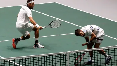 Argentina también cayó en el dobles y quedó al borde de la eliminación en la Copa Davis