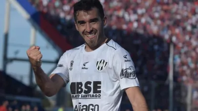 Mercado de pases: el vialense Lisandro Alzugaray apareció como alternativa en Unión