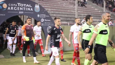 Copa Argentina: a pesar del esfuerzo del paranaense Arce, Argentinos eliminó a San Martín 