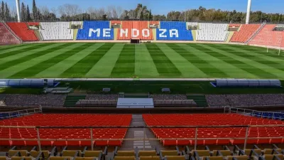 El Zonda obligó a suspender el partido entre River e Independiente Rivadavia