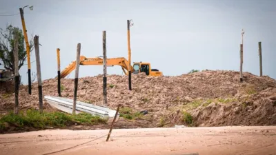 Los Voluntarios de la Brigada Punta de Flecha de Rosario, fotografiaron movimiento de maquinaria pesada en la zona de islas de Victoria