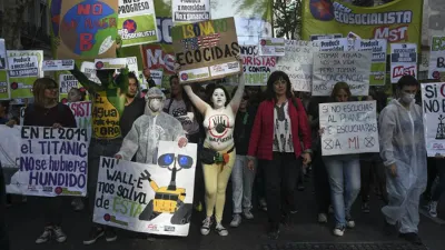 Más de cuatro millones de jóvenes protestaron ayer en más de 170 países por la inacción de los gobiernos y empresas frente al cambio climático.