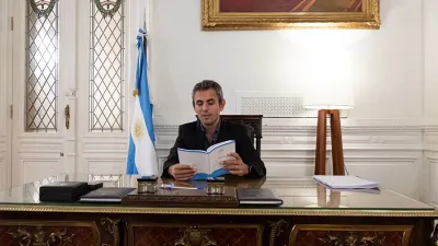 El diputado Martín Menem en su oficina de Buenos Aires, el 20 de diciembre de 2023. (Foto: Valentina Fusco).