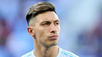 Con el entrerriano Lisandro Martínez, Lionel Scaloni dio la lista para los amistosos