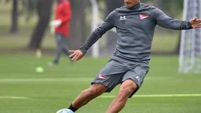 En Estudiantes de La Plata esperan por la evolución del entrerriano Mauro Díaz