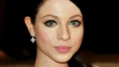 Michelle Trachtenberg fue olvidada en el In Memoriam de los Premios Oscar 2025 y provocó enojo en las redes.