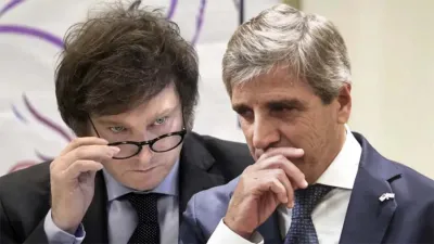 Javier Milei y Luis Caputo lanzados a una arriesgada estrategia financiera con las reservas del Banco Central.